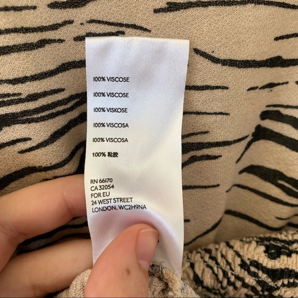 NWOT long sleeve cropped V neck - Picture 6 of 9